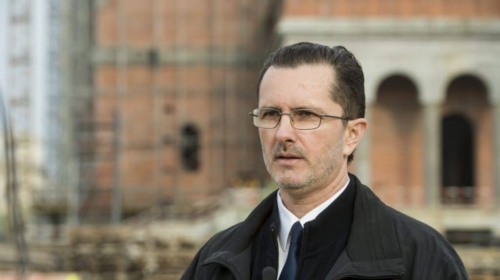 Vasile Bănescu, despre cazul profesoarei înjunghiate: Progresismul care mângâie pe creștet lenea, prostia, agresivitatea și permisivitatea, atât de larg și adânc prizat de (i)responsabilii din fruntea „Învățământului”, poate conduce inclusiv la crimă – 60m.ro