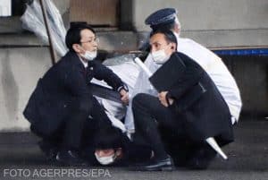 Premierul Japonez, evacuat de urgență după o explozie în timpul unui discurs