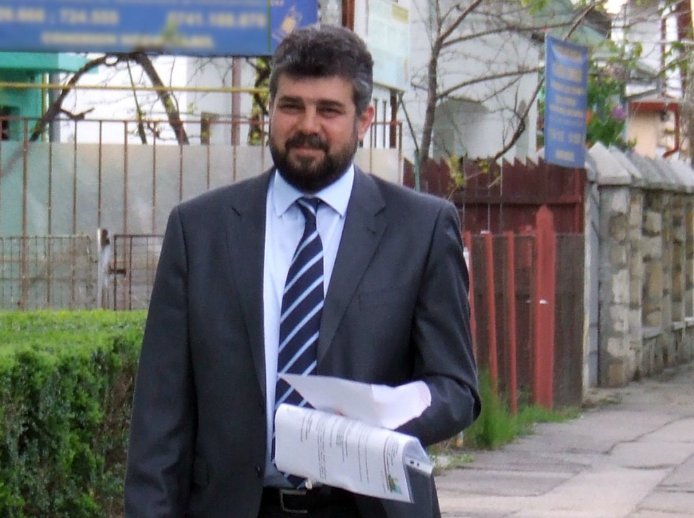 Viitorul premier Ciolacu, o beizadea fără ocupație și cu diplomă falsă – 60m.ro