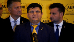 Ringo Dămureanu: Este inadmisibil să vedem huliganismul celor de la PSD în aula Parlamentului României. AUR va depune sesizarea împotriva deputatului agresor Adrian Solomon – 60m.ro