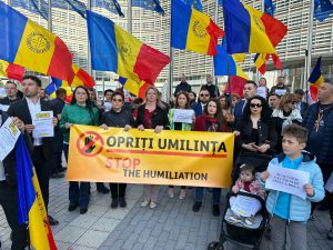 Protest AUR la Comisia Europeană: Opriți discriminarea la adresa românilor! – 60m.ro