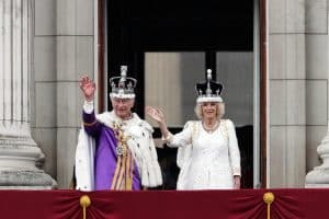 După încoronarea lui Charles, autoritățile din Sidney a refuzat să ilumineze festiv clădirea Operei, din cauza „costurilor”; monarhiștii, dezamăgiți