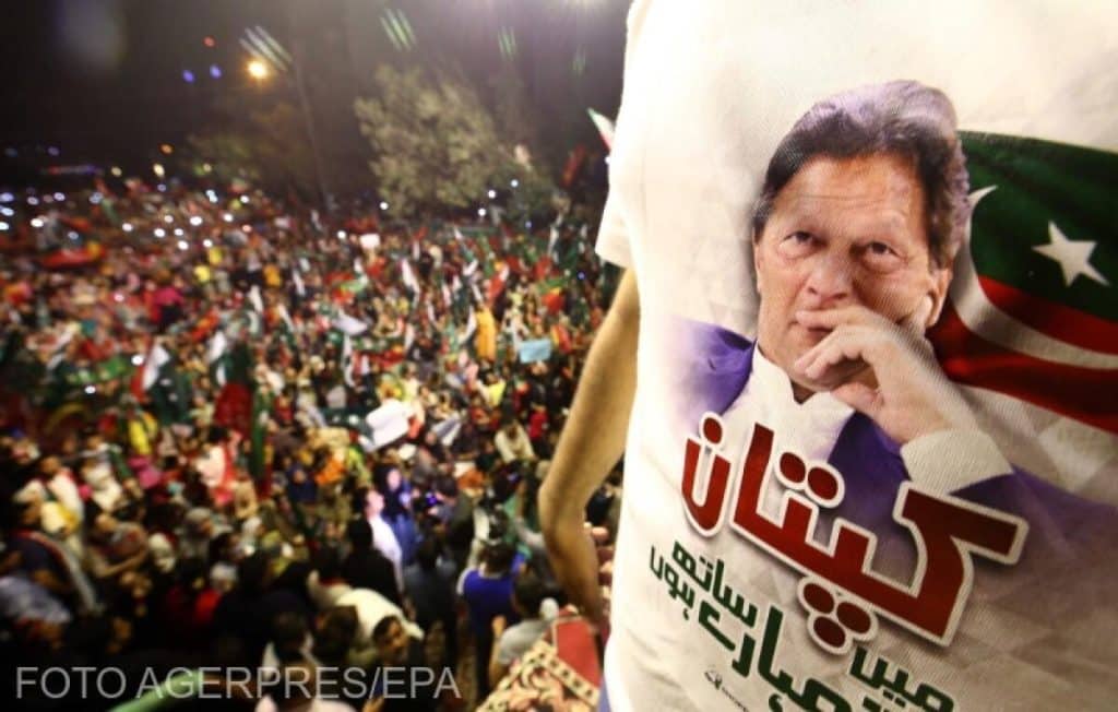 Proteste masive în Pakistan. Ex-premierul Imran Khan a fost arestat / video