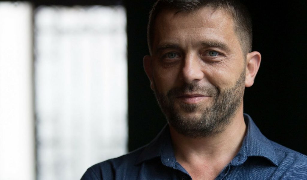 VIDEO Bogdan Stoica: ”Gloanțele” de la Parlament la lecția de manipulare – 60m.ro