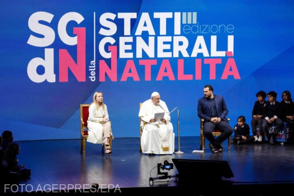 Papa Francisc afirmă că numai cei bogaţi îşi pot permite să aibă copii în Italia
