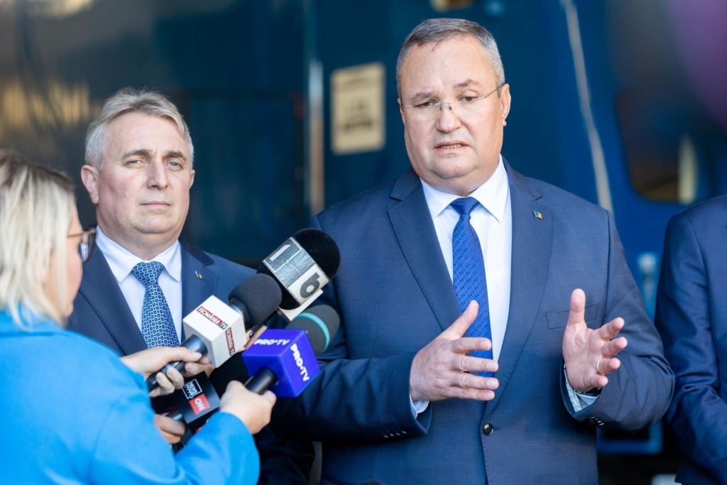 VIDEO: Ciucă și Bode refuză să spună pe cine a mituit din presă. Milioane de euro din banii românilor, la site-uri de partid – 60m.ro