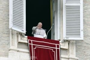 Papa Francisc i-a cerut unui cardinal italian să își asume o misiune de pace în Ucraina