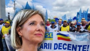 Carmen Iohannis nu e solidară cu profesorii! NU se alătură grevei generale din învățământ – 60m.ro