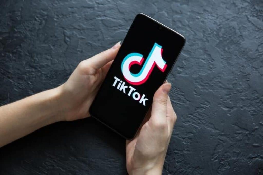 O agenție de marketing oferă utilizatorilor 1.000 de dolari pentru 10 ore petrecute pe TikTok