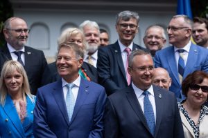 Iohannis forțează rotativa: trebuie să se desfășoare „sticlă” – 60m.ro
