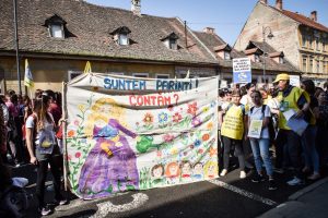 3.000 de profesorii sibieni l-au umilit pe Iohannis: Au cântat „O lume minunată!” – 60m.ro