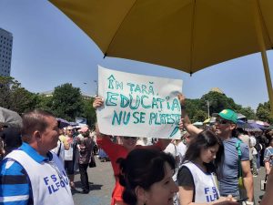 Mesajul unei profesoare de la miting pentru Iohannis: Nu a fost niciodată profesor, nu a înțeles niciodată ce înseamnă să fii profesor – 60m.ro
