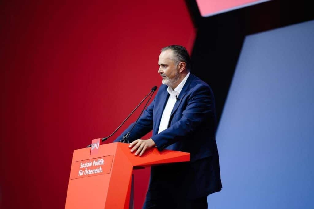 Socialiștii austrieci și-au ales liderul. Președintele în funcție nu a venit la Congres
