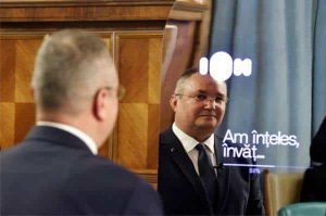Ciucă, de Ziua Învăţătorului: Trecem acum printr-un moment de răscruce – 60m.ro