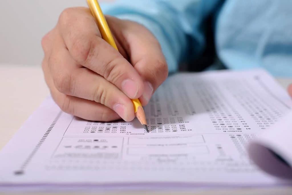 Milionarul care susține pentru a 27-a oară examenul de bacalaureat. Încearcă din 1983, dar fără izbândă. „Îmi doresc să devin un intelectual”