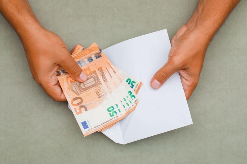 Ce salarii sunt în Germania. Cât câștigă un frizer