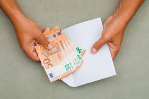 Ce salarii sunt în Germania. Cât câștigă un frizer