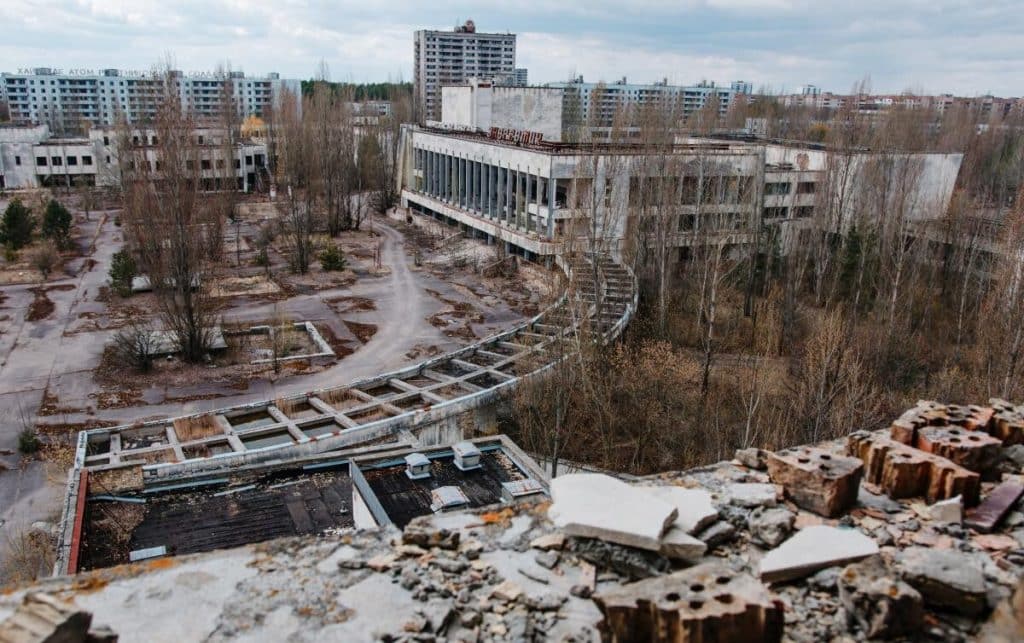 Atac în Rusia, la 170 de kilometri de granița cu Ucraina. A fost decretată stare de urgență, după ce o dronă ar fi lovit un bloc / video