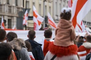 Mii de oameni au participat la Marșul pentru Viață din Varșovia. „Copiii sunt viitorul Poloniei” / video