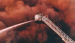 Incendiu uriaș la cel mai mare parc de distracții din Germania. 25.000 de persoane au fost evacuate / video