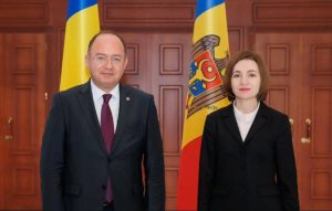 Maia Sandu l-a decorat pe ”trabucel” cu ”Ordinul de Onoare” – 60m.ro
