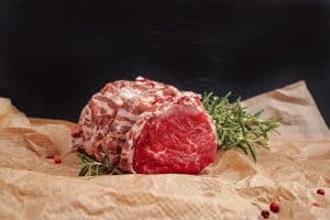 Carnea cultivată în laborator ajunge pe mesele americanilor. Două companii au primit aprobare pentru vânzare