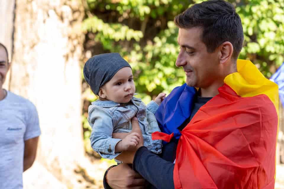 George Simion vine cu soluții pentru tinerele familii și creșterea natalității – 60m.ro
