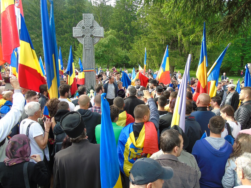 Crucile eroilor români din cimitirul de la Valea Uzului au fost demolate – 60m.ro