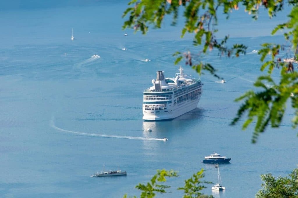 Un copil şi mama sa au căzut de pe un feribot în Marea Baltică
