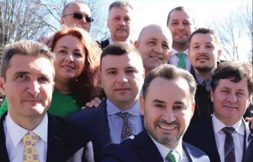 VIDEO: Primarul liberal al Aradului a fost huiduit la scenă deschisă de cetățeni – 60m.ro