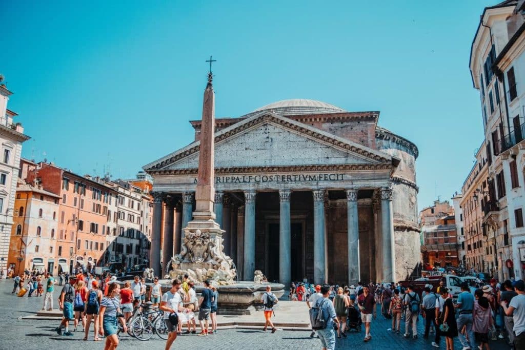 Turiştii care vor să viziteze Panteonul din Roma trebuie să scoată bani din buzunar. Nu mai e gratis