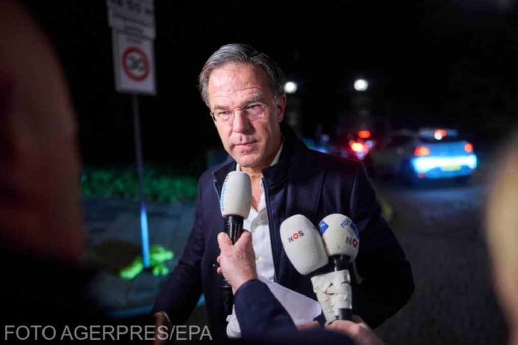 Guvernul Ţărilor de Jos al lui Mark Rutte este pe cale să cadă din cauza luptelor interne pe tema primirii refugiaților (presă)