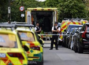 Mașină intrată în curtea școlii, la Londra. O a doua fetiță a murit, la câteva zile de la tragedie