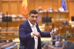 George Simion: Măcar să fi avut decenţa domnul Hellvig să scrie acolo că îşi dă demisia. Aşa – se retrage. Nu şi-a dat demisia – 60m.ro