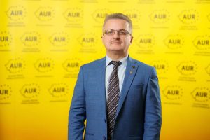 AUR, către guvernanţi: Vă ţineţi la cald amantele, iar pe bătrânii României îi condamnaţi la foame, frig şi întuneric – 60m.ro