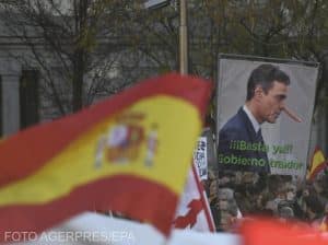 Sondaj. Conservatorii spanioli sunt în fața socialiștilor, reprezentați de premierul Sanchez, înaintea alegerilor parlamentare