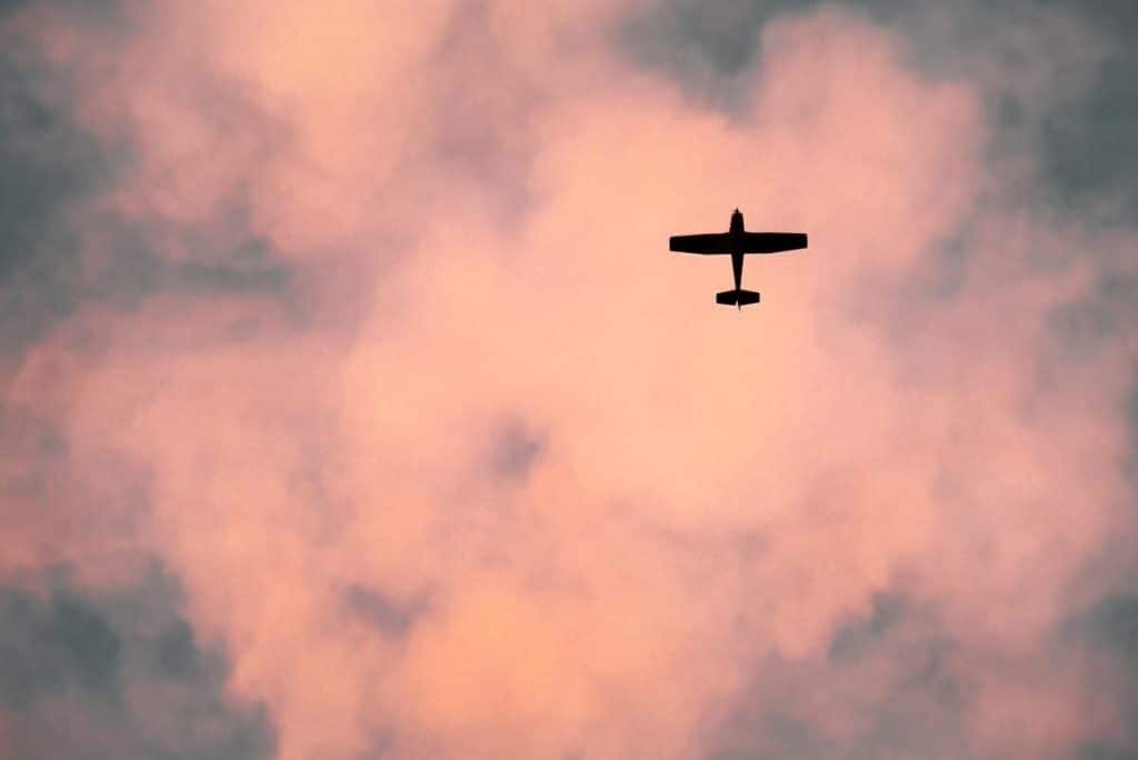 Un avion s-a prăbuşit în Polonia. 5 morţi şi cel puţin 7 răniţi