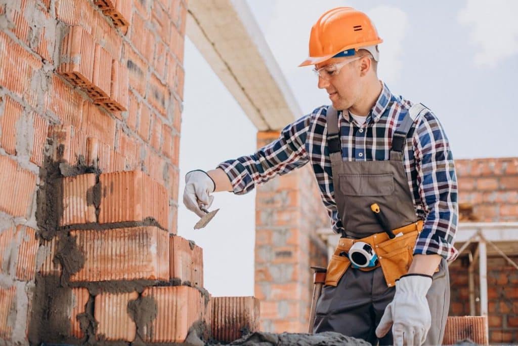 Marea Britanie are nevoie de muncitori în construcţii și relaxează regulile de viză