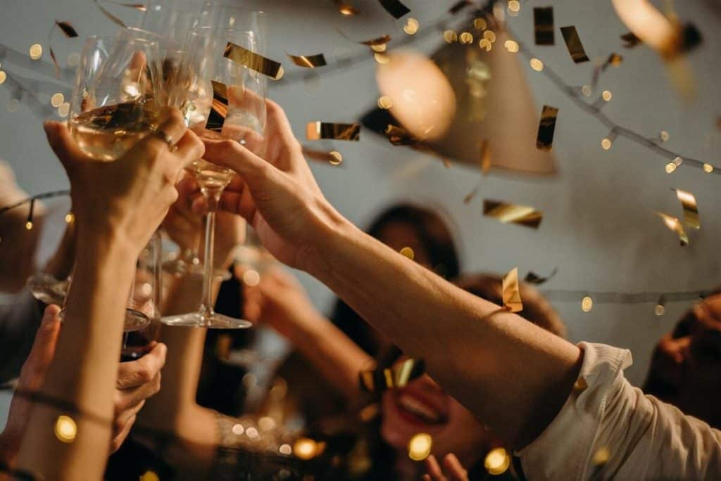 Se apropie sfârşitul petrecerii pentru şampania franţuzească. Vânzările vor scădea după doi ani record
