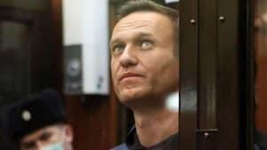 Procurorii ruși au cerut 20 de ani de închisoare pentru opozantul Aleksei Navalnîi. Este judecat de o lună cu uşile închise într-un nou proces pentru „extremism”