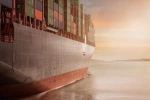 Avertismentele Rusiei și Ucrainei au încetinit traficul navelor prin Marea Neagră
