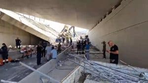 Un pod s-a prăbușit în Grecia. Persoane rănite sunt prinse sub dărâmături