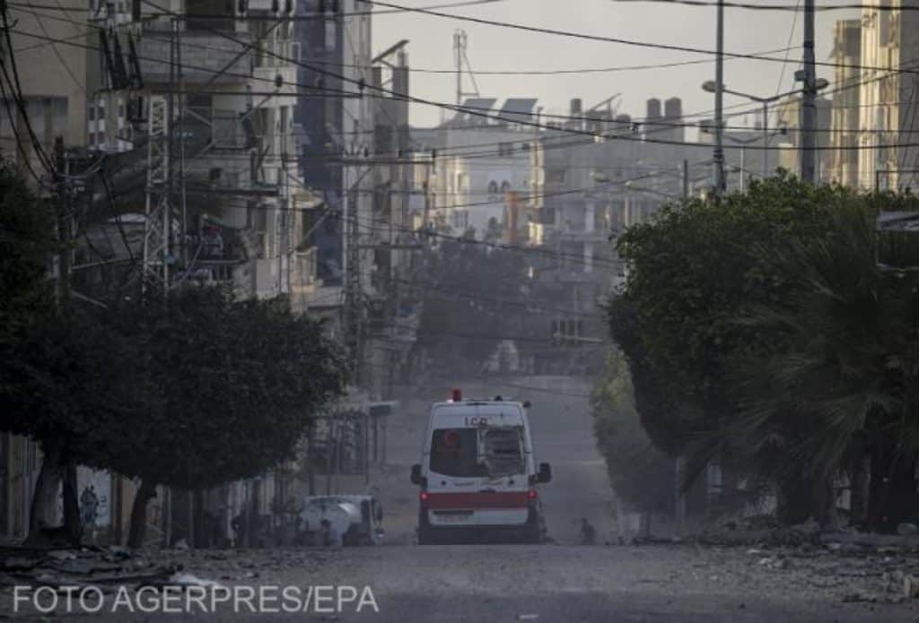 O școală din Gaza a fost lovită de focuri de artilerie. Zeci de răniți și peste zece decese, ”majoritatea copii”