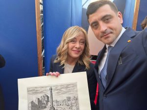 Bolșevicii din presă îl atacă pe George Simion: Problema lor nu sunt școlile care se prăbușesc sau spitalele care ard, problema lor e vizita lui George Simion în Italia – 60m.ro