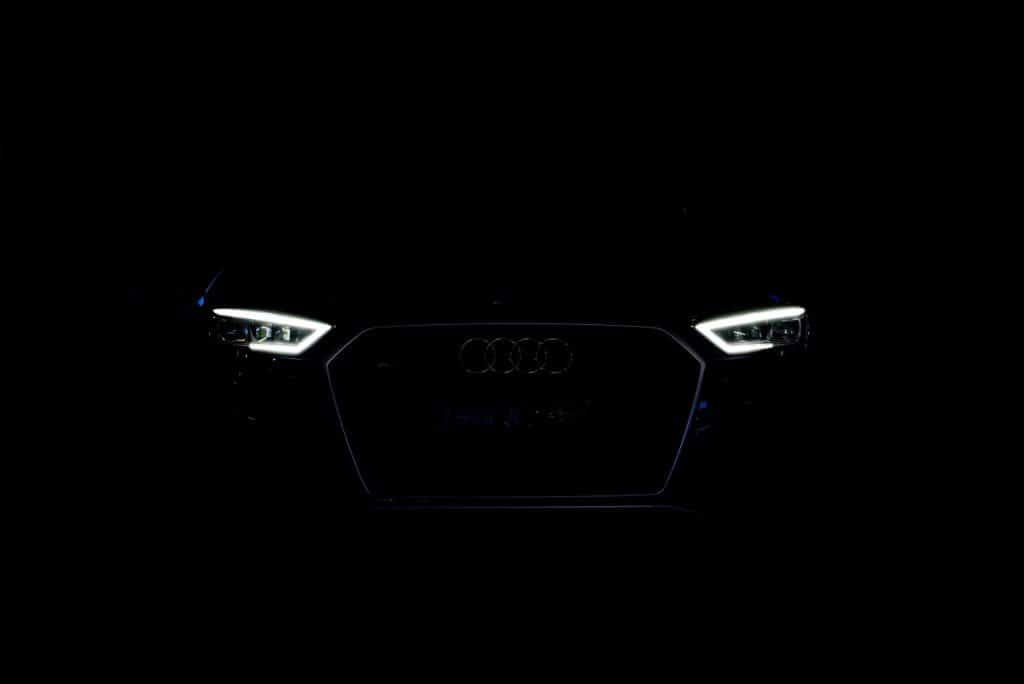 Franța: Audi le interzice dealerilor să ureze „Crăciun fericit“ clienților