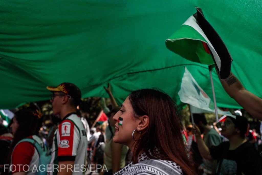 Protestatarii pro-Palestina le sugerează oamenilor de pe Oxford Street să boicoteze mărcile „pro-Israel” de Crăciun