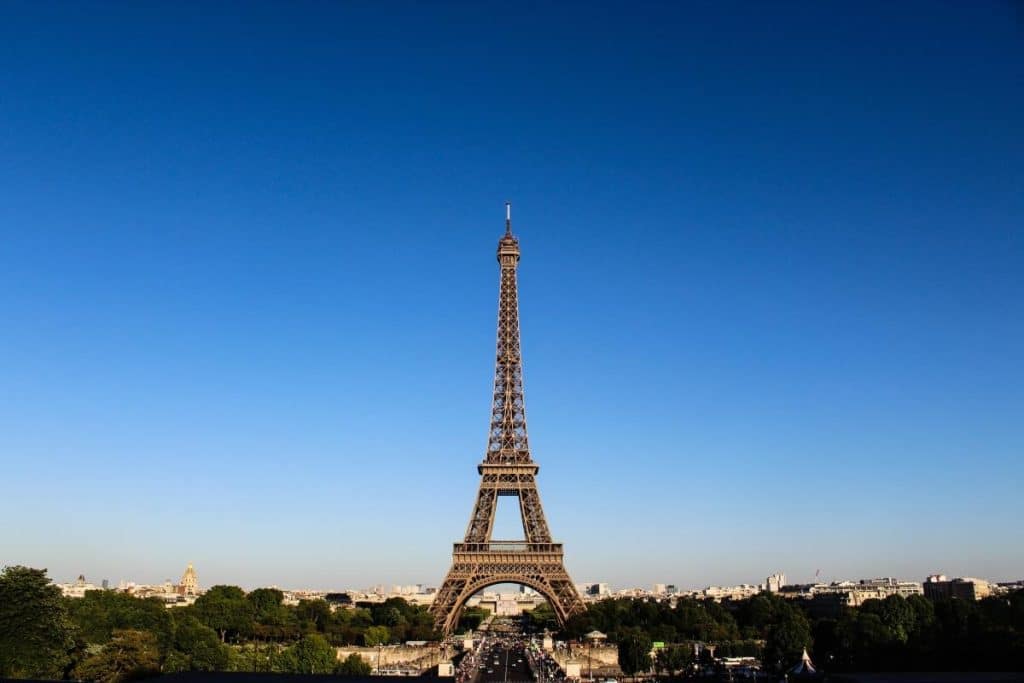 Turnul Eiffel închis pentru o zi din cauza grevei angajaţilor