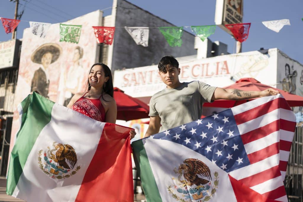 Mii de migranți se îndreaptă către SUA înaintea discuțiilor privind criza la granița cu Mexic