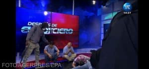 Împușcături auzite în direct în timp ce studioul de televiziune din Ecuador a fost luat cu asalt