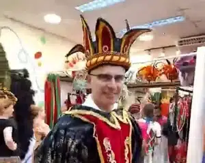 VIDEO: Oamenii PSD – Subprefectul lui Buzatu, clovn în Brazilia – 60m.ro